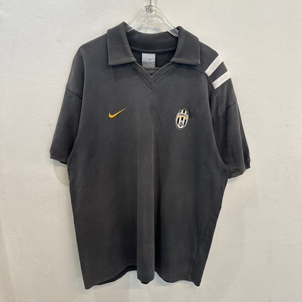 Nike x juventus collar