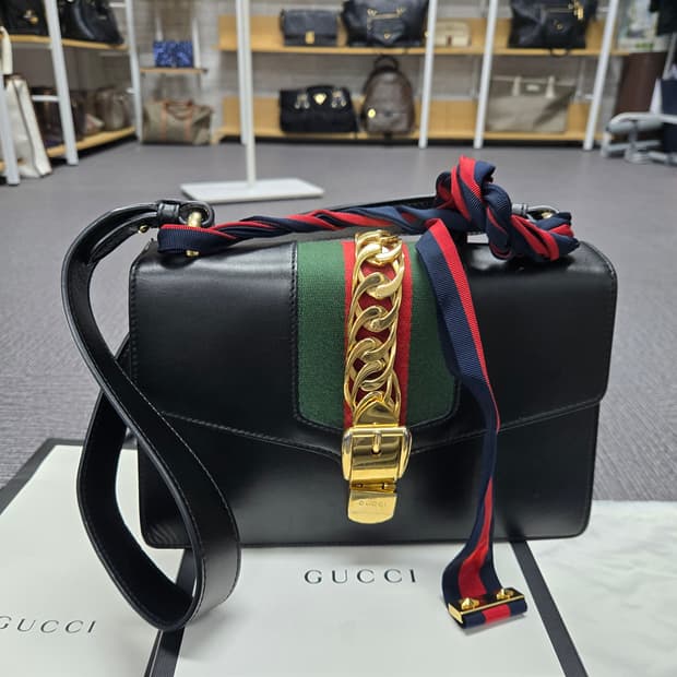 [특가][정품]구찌 실비백 블랙