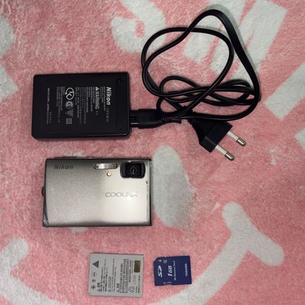 니콘 쿨픽스 S51실버 디지털 카메라