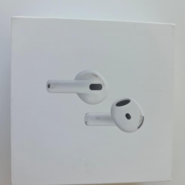 에어팟 4세대 노이즈캔슬링 팝니다.