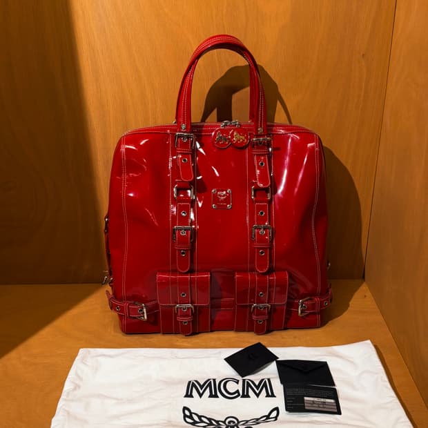 MCM 엠씨엠 클래식 에나멜 라지 토트백
