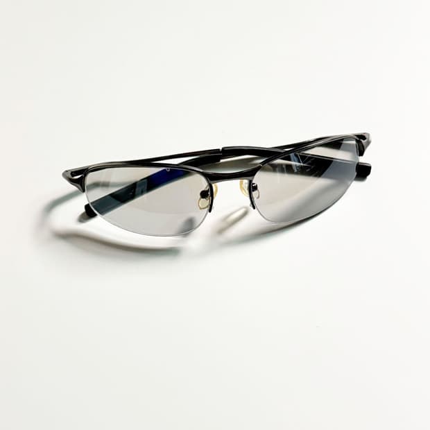 건메탈 스퀘어 반무테 프레임 빈티지 선글라스