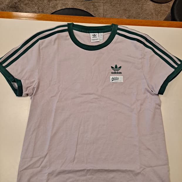 아디다스 3stripes 반팔티 S사이즈