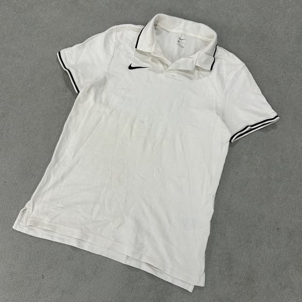 나이키 화이트 PK 반팔 티셔츠 m