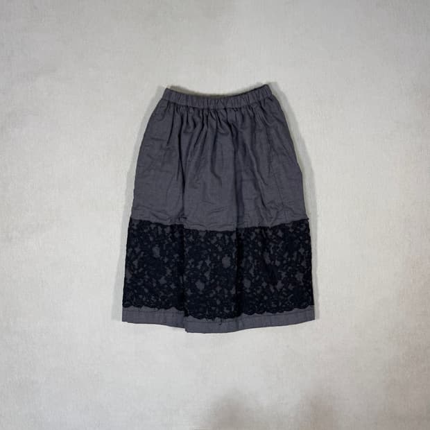 Gray Floral Lace Padded Skirt