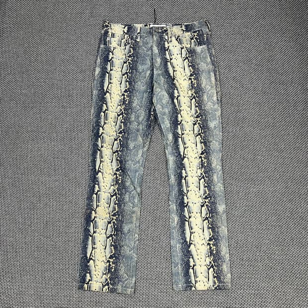 킹아카이브 파이톤 플레어 팬츠