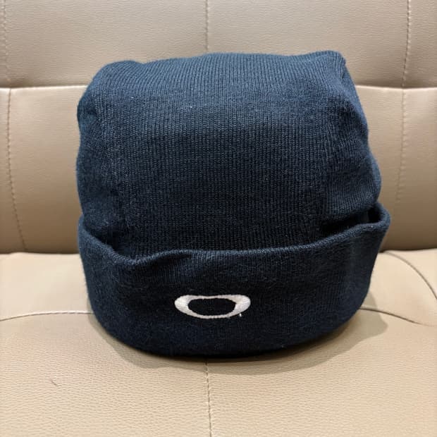 오클리 로고 비니