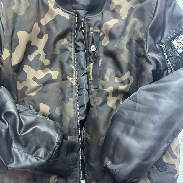 몽클레어 빈티지 감마블루 카모 봄버