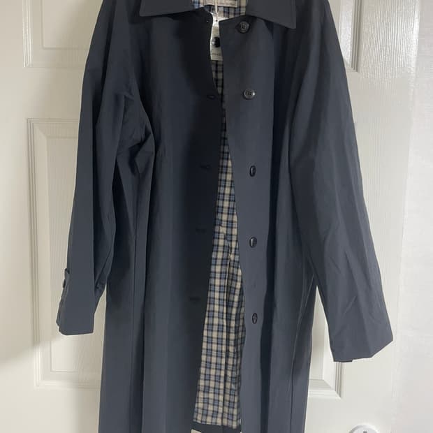 모데스트 무드 파워 트렌치 코트 블랙