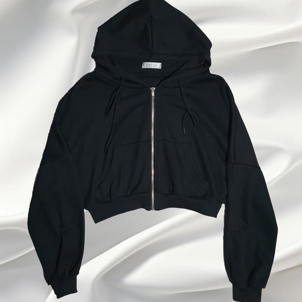 DeJou 블랙 크롭 후드 집업