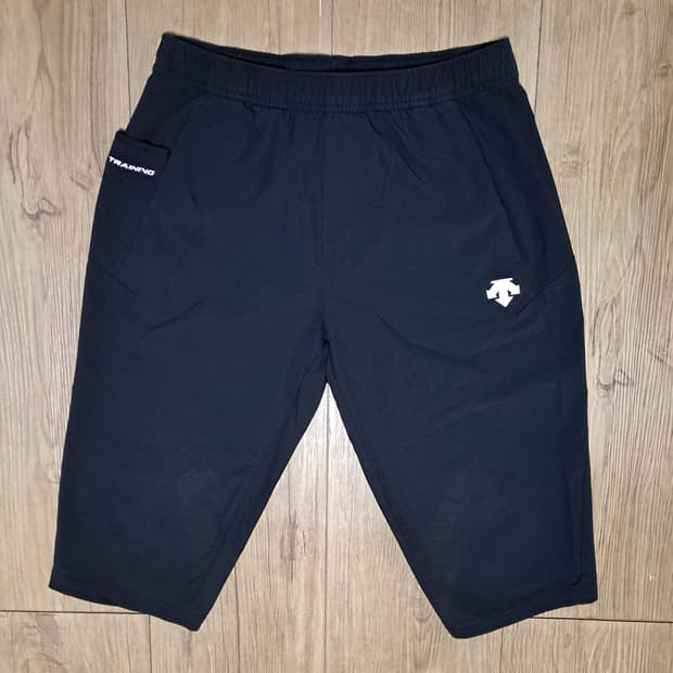 데상트 반바지 M