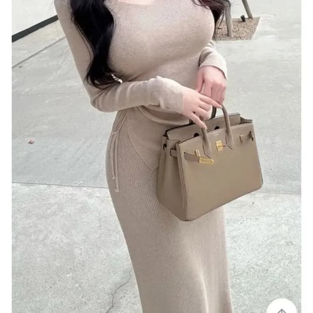 백화점 퀄) 에이블리 셔링 니트+롱스커트 세트