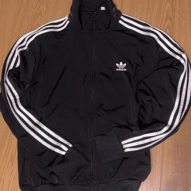 아디다스 파이어버드 져지 블랙 (뒷면 하단 보풀 때문에 떨이함!!