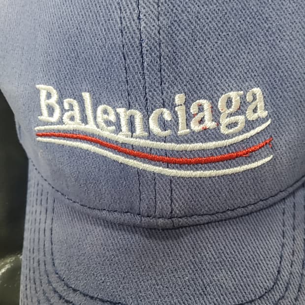 발렌시아가 더아키타입 모자 여