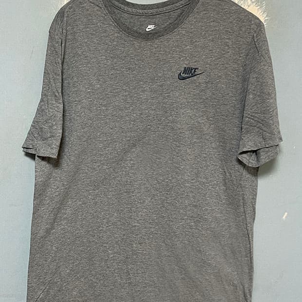 NIKE 나이키 엠브로이드 퓨추라 남자 반팔티 새상품 시원한 L 100