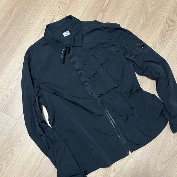 Cp컴퍼니 chrome-r 나일론 렌츠 셔츠 자켓 XL