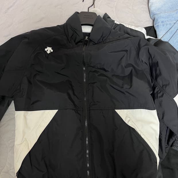 데상트 바람막이 95사이즈