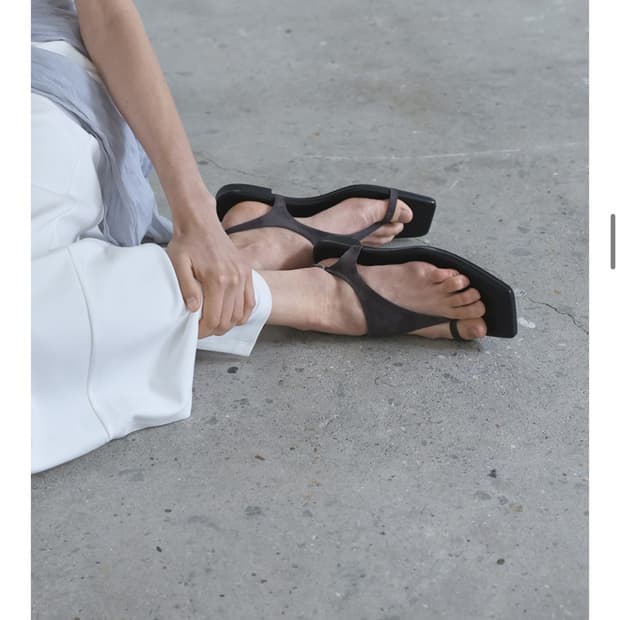 에퓨레 soz suede sandals(grey) 240size