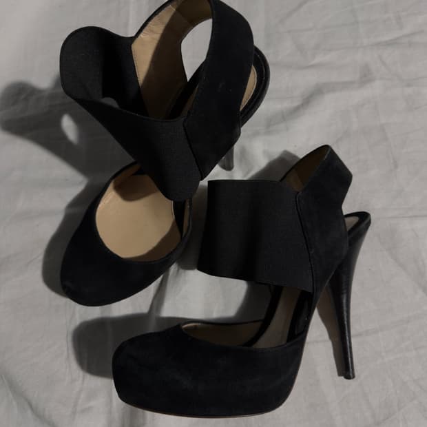 펜디 아머 스트랩 가보시 힐