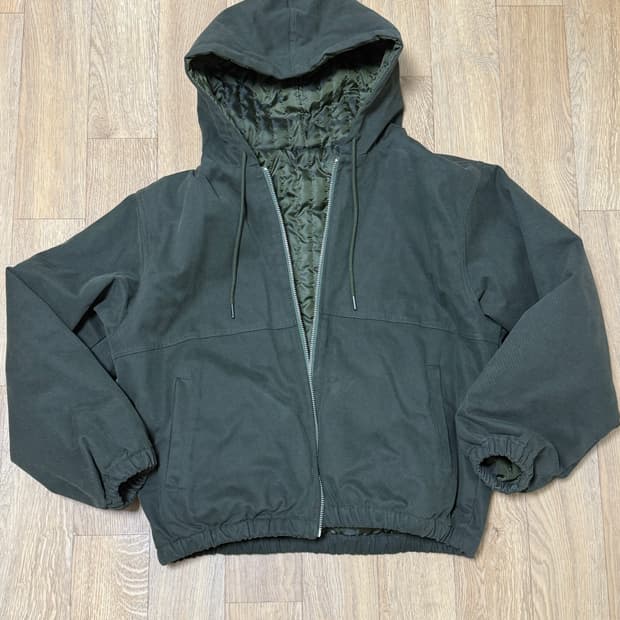 카키색 후드 리버시블 점퍼 자켓