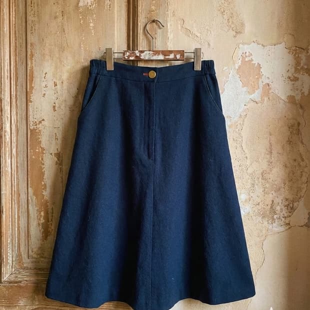 티롤리언 A라인 울 스커트