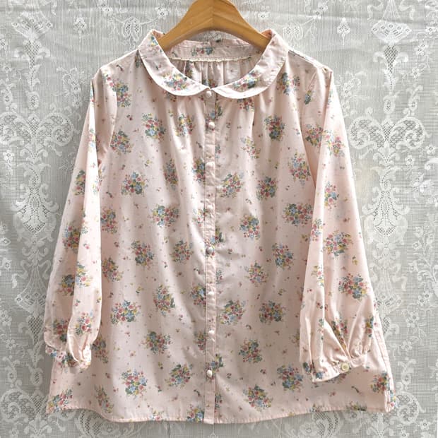 어스 뮤직앤에콜로지 플라워 블라우스