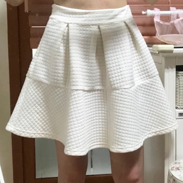 55ㅡ아이보리 누빔 플레어 스커트/상태최상