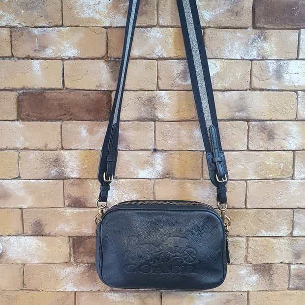 코치 블랙 가죽 크로스백