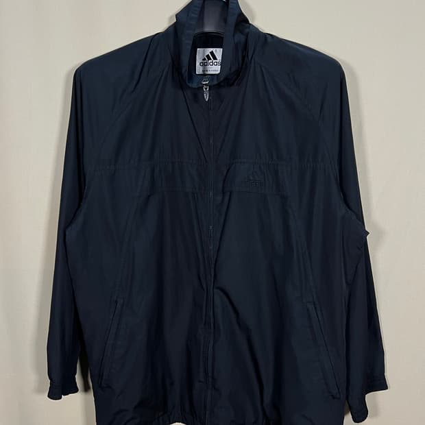 아디다스 빅로고 올드스쿨 바람막이 처분 