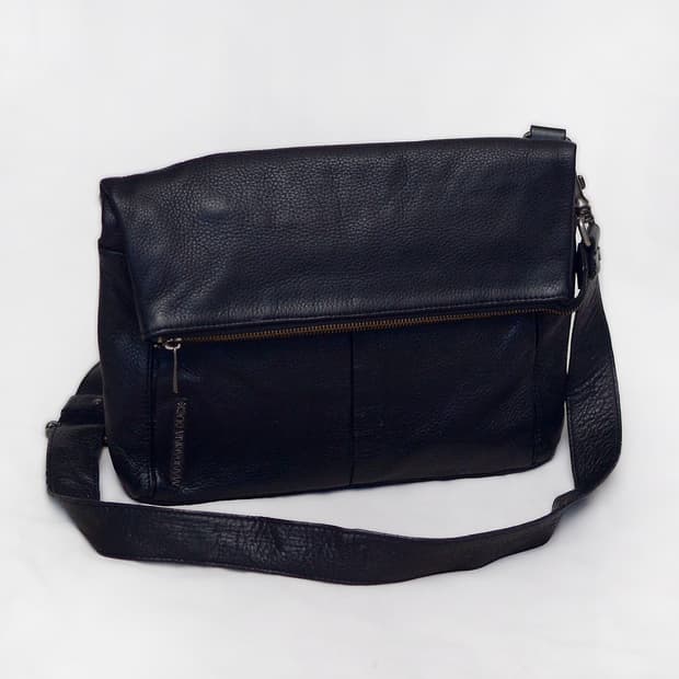 만다리나덕 이태리 프리덤 천연가죽 플랩 크로스백