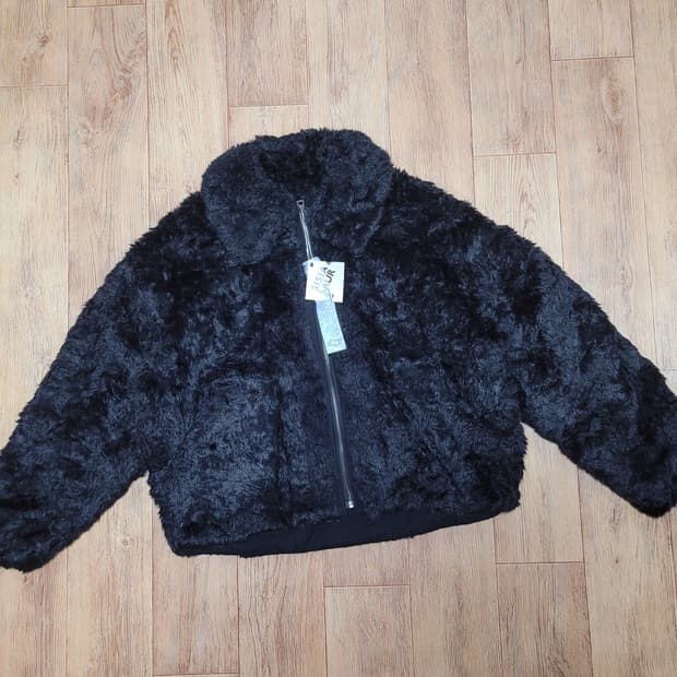 샵오눅(Shoponuk) 시시아사우르스 퍼자켓 프리사이즈 새상품