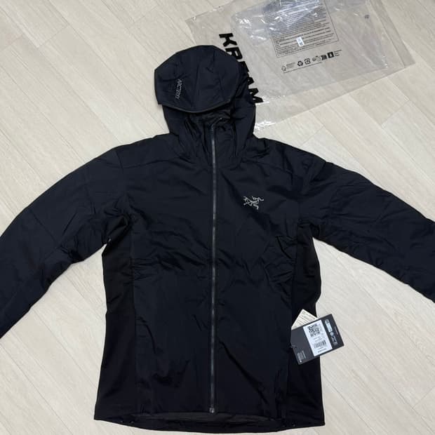 아크테릭스 아톰 후디 블랙 L