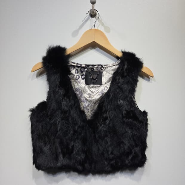 르샵 블랙(LeShop BLACK) 래빗퍼 니트 배색 베스트