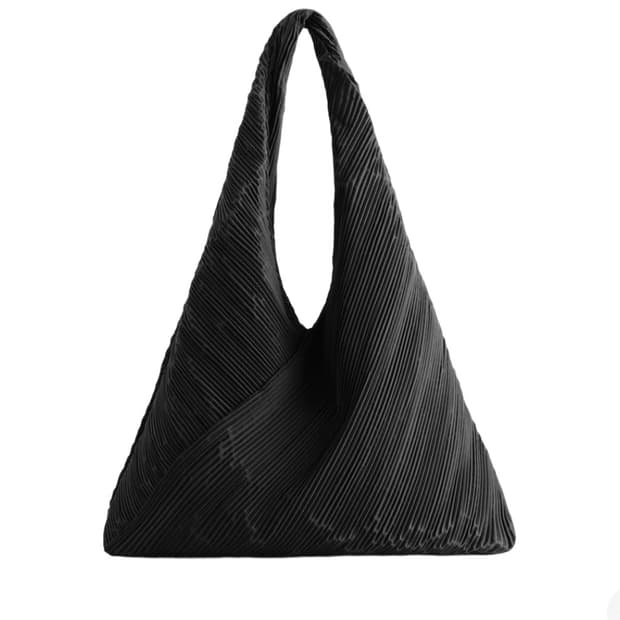 코스 플리세 스컬프츄럴 숄더백 블랙