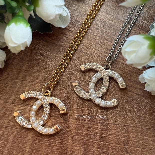 샤넬 큐빅 펄 하프 크로스 목걸이