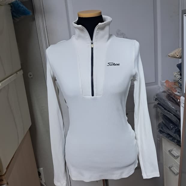 타이틀리스트 정품 여성 골프 반집업 티셔츠 S