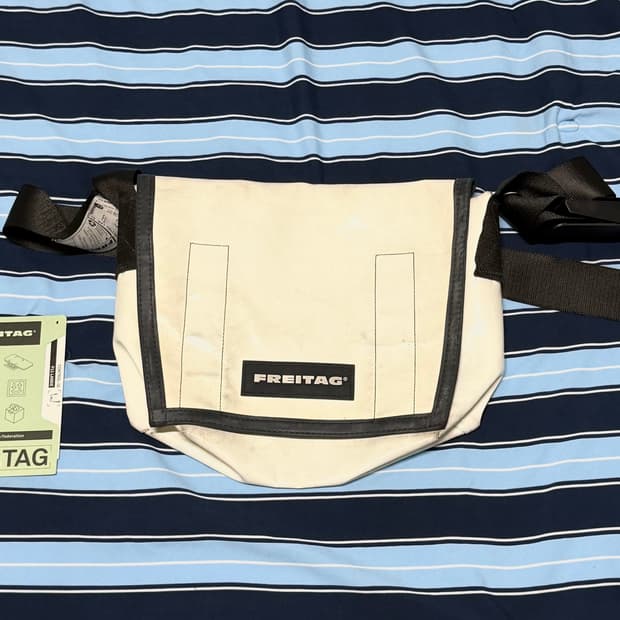 프라이탁 F11 라씨 오프화이트 메신저백 (민트택O)