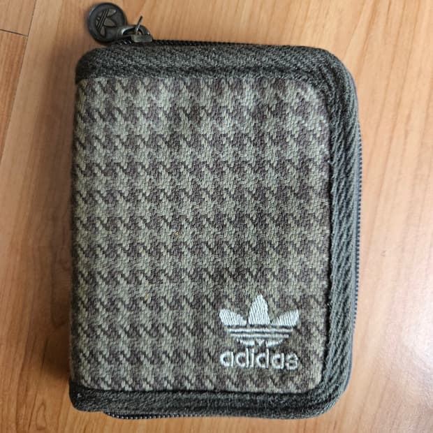 아디다스 하운드투스 지갑