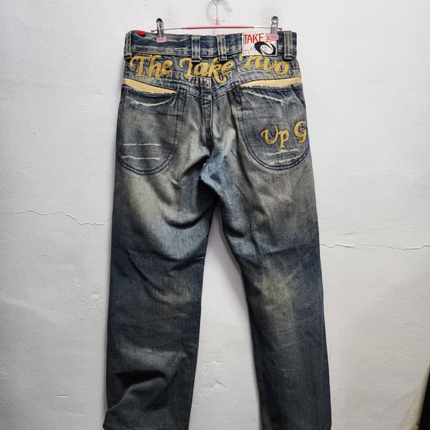 TAKE TWO 가죽배색 자수레터링 올드스쿨 청바지