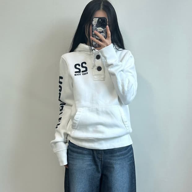 홀리스터 자수로고 화이트 버튼 후드티