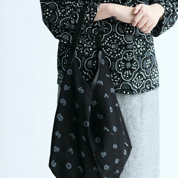 소우소우 숄더백