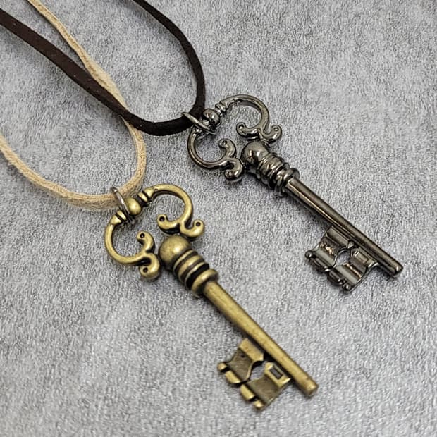 vintage necklace set