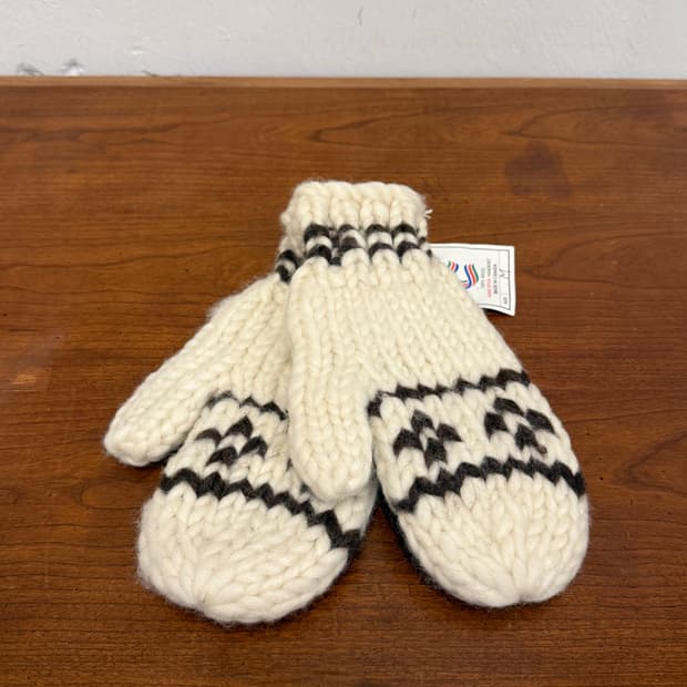 Canada Cowichan Hand Knit Wool Mittens