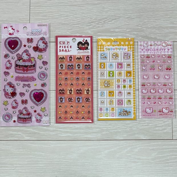 헬로키티 보석 케이크/몬치치 쿠리링 키티 타일스티커 모음