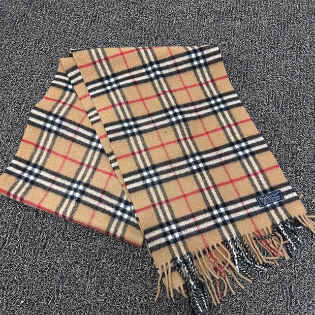 버버리 클래식 체크 머플러 램스울 목도리