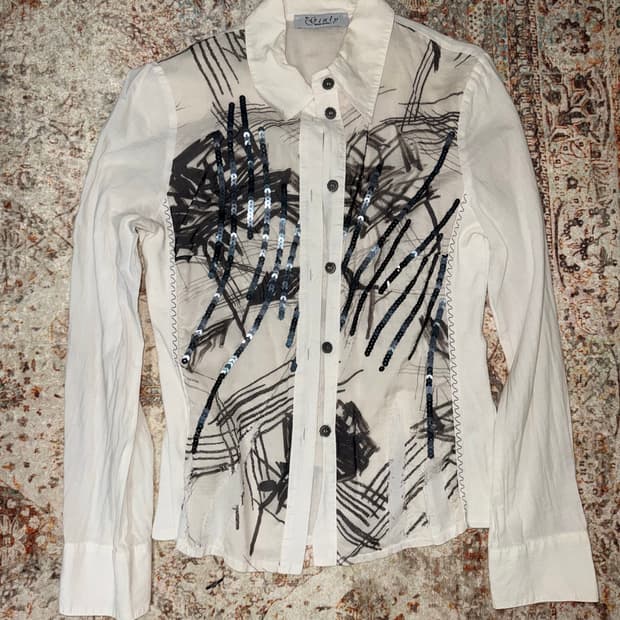 빈티지 자수 디테일 블라우스