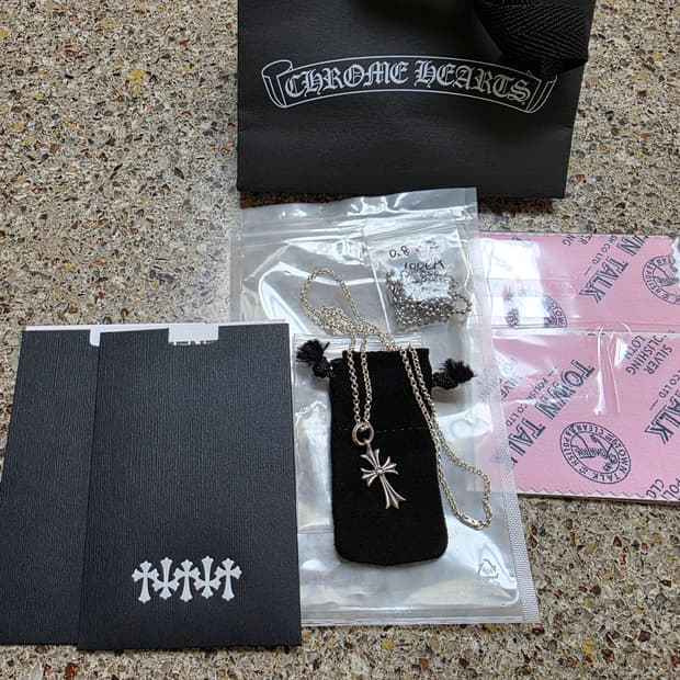 한스룸 크롬하츠 타이니 크로스 펜던트 풀박스