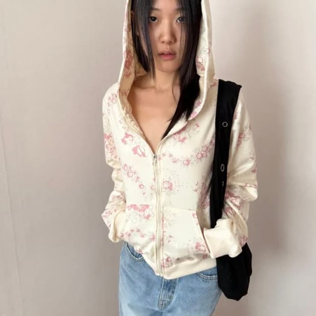 팁씨 celain rose zip hoodie