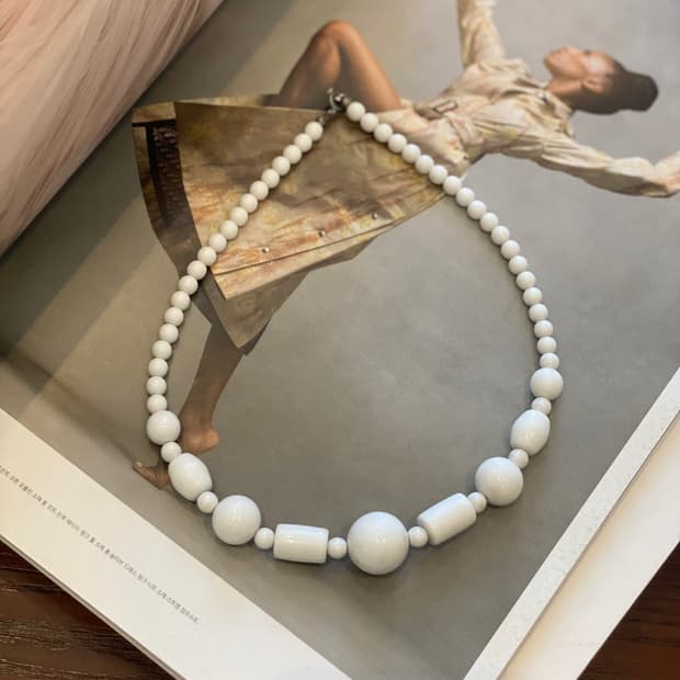 빈티지 화이트 비즈 목걸이