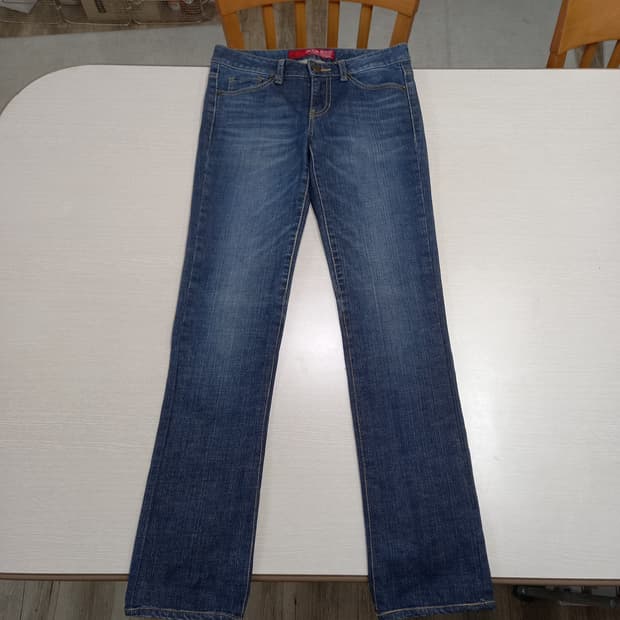 26 GUESS Kor 골반 워싱 스판 슬림일자진 26-610